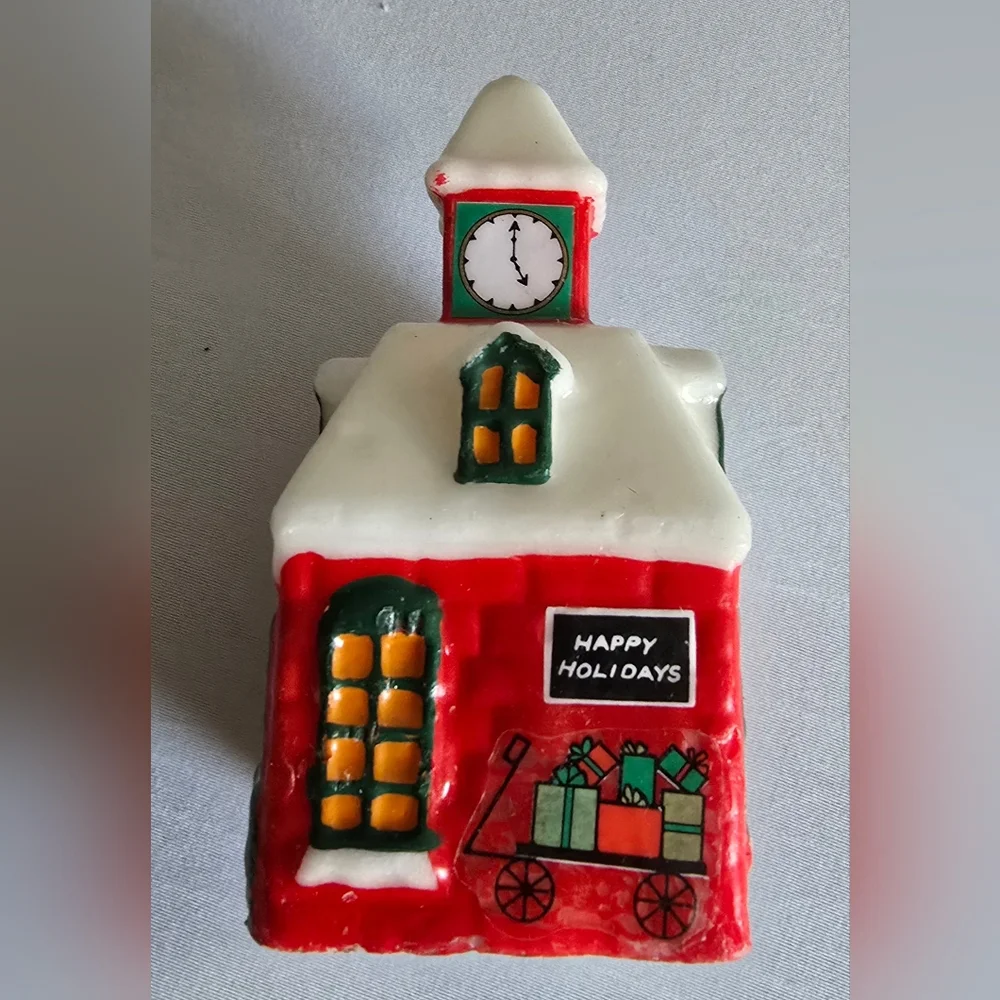 Vintage LOT XMAS Candles 1 Christmasville Schoolhouse,  3 Santas, 1 Avon Kitty